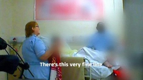 Σάλος -Νοσοκόμες «συνελήφθησαν» από κρυφή κάμερα να κακοποιούν και να βρίζουν νεαρό ασθενή [εικόνες] | iefimerida.gr 3