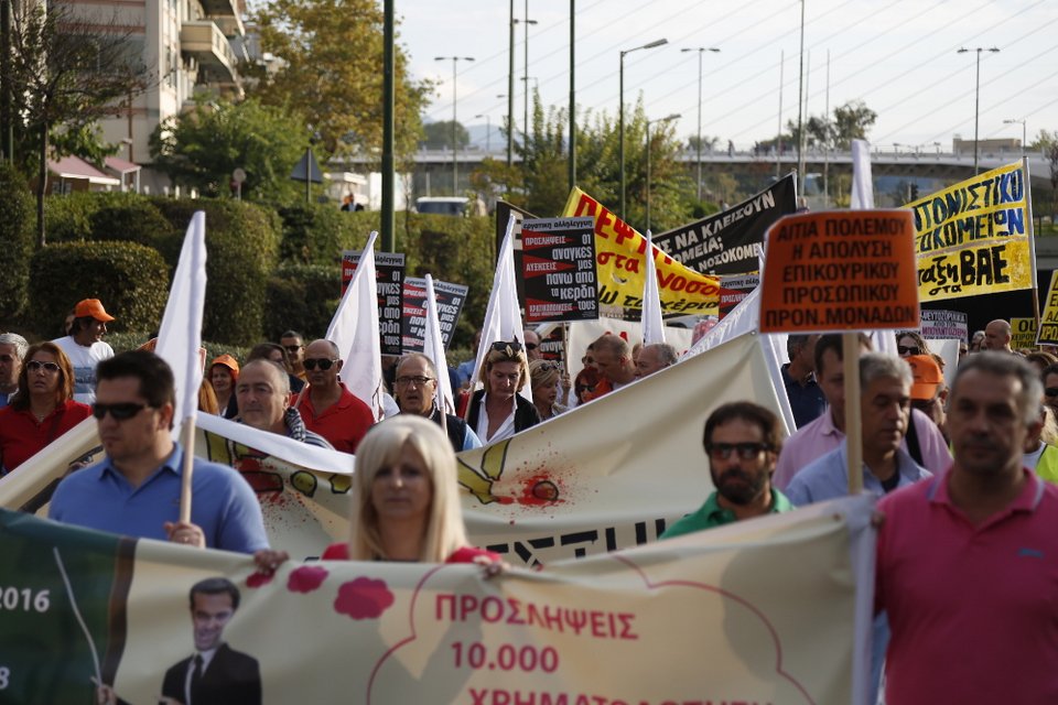 Διαδήλωσαν με άλογα στο υπ.Υγείας γιατροί και νοσηλευτές | iefimerida.gr 5