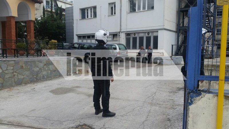 Στο Γενικό Νοσοκομείο Λάρισας οι 4 σοροί -Ομάδα ειδικών ψυχολόγων για τους συγγενείς [εικόνες] | iefimerida.gr 0