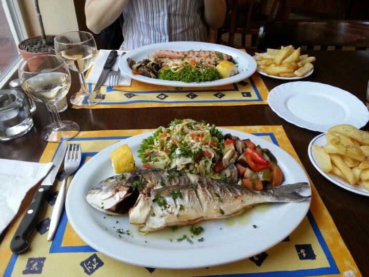 Το ελληνικό εστιατόριο με λιχουδιές από τον Αθω που ξελόγιασε το Αμστερνταμ [εικόνες]  | iefimerida.gr 0