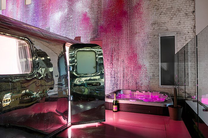 Ξενοδοχείο με τροχόσπιτα: 267 ευρώ τη βραδιά για να μείνετε σε ταράτσα πάρκινγκ αυτοκινήτων [εικόνες] | iefimerida.gr 1