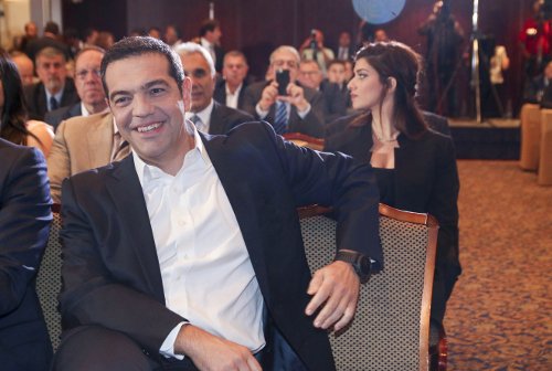 «Εκαψε» καρδιές η Νοτοπούλου στην ομιλία Τσίπρα -Κοτσιδάκι και «καυτό» ντεκολτέ [εικόνες] | iefimerida.gr 0