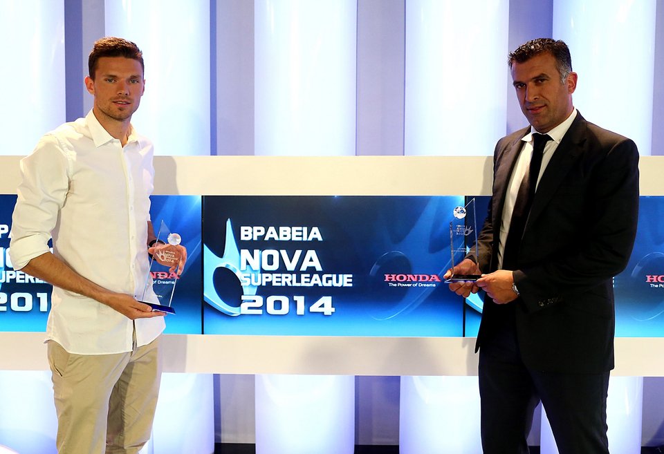 Ελαμψαν τα αστέρια του ελληνικού ποδοσφαίρου στα Βραβεία Nova Super League 2014 [εικόνες]  | iefimerida.gr 0