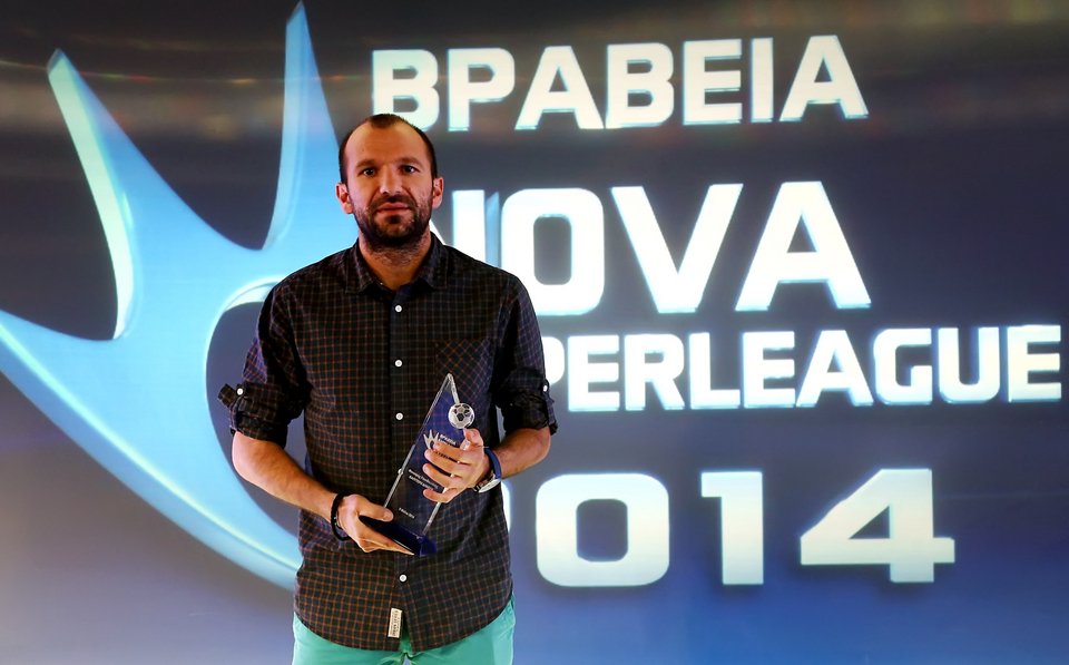 Ελαμψαν τα αστέρια του ελληνικού ποδοσφαίρου στα Βραβεία Nova Super League 2014 [εικόνες]  | iefimerida.gr 1