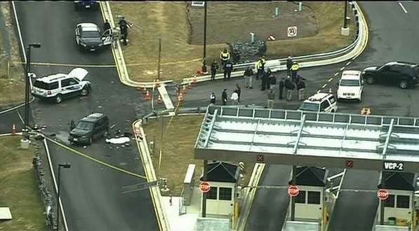 Πανικός στην NSA -Αυτοκίνητο έπεσε στην πύλη, ακολούθησαν πυροβολισμοί, 1 νεκρός [εικόνες] | iefimerida.gr 3