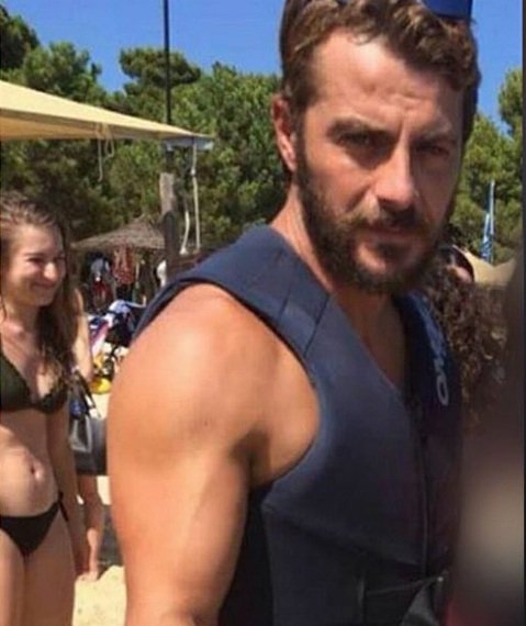 Πρώτο μπάνιο στη Σκιάθο για τον Ντάνο, μετά τον Αγιο Δομίνικο -Πανικός για μια selfie [εικόνες] | iefimerida.gr 4