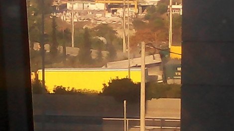 Καραμπόλα με νταλίκα στην Εθνική Οδό -Φορτωμένη με αλεύρι έπεσε πάνω σε 9 ΙΧ [εικόνες&βίντεο] | iefimerida.gr 11