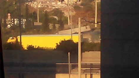 Καραμπόλα με νταλίκα στην Εθνική Οδό -Φορτωμένη με αλεύρι έπεσε πάνω σε 9 ΙΧ [εικόνες&βίντεο] | iefimerida.gr 12