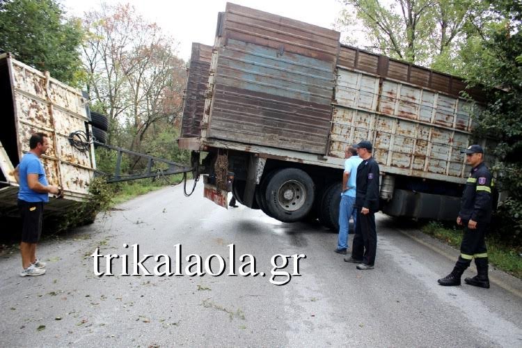 Τροχαίο λόγω κακοκαιρίας: Δίπλωσε νταλίκα στην Εθνική Τρικάλων-Καρδίτσας [εικόνες&βίντεο] | iefimerida.gr 2