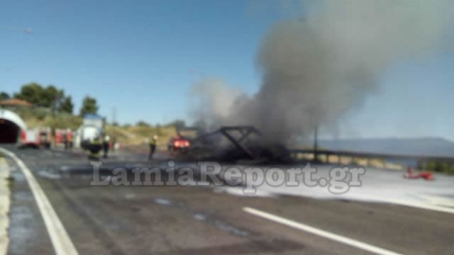 Nταλίκα έγινε στάχτη στην Αθηνών-Λαμίας [εικόνες] | iefimerida.gr 2
