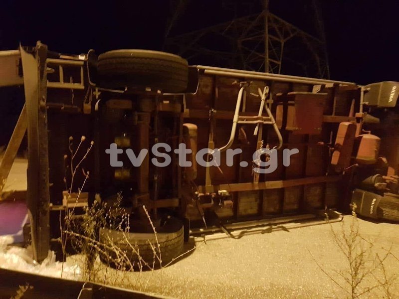 Εκτροπή νταλίκας στην Αθηνών-Λαμίας