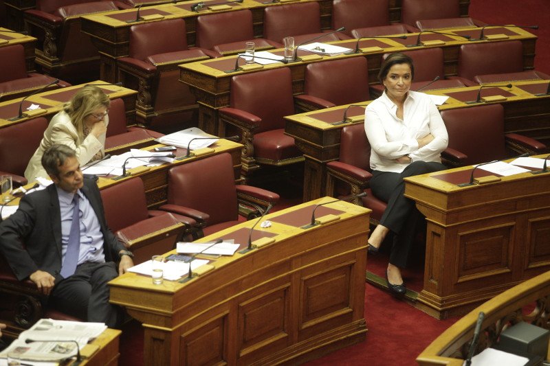 Ούτε βλέμμα δεν αντάλλαξαν Ντόρα-Κυριάκος [εικόνες] | iefimerida.gr 2