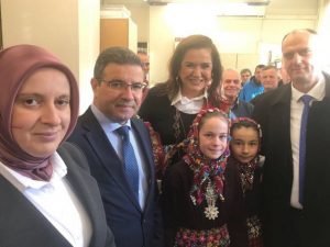 Τα τσίπουρα της Ντόρας Μπακογιάννη στην Κομοτηνή [εικόνες] | iefimerida.gr 1