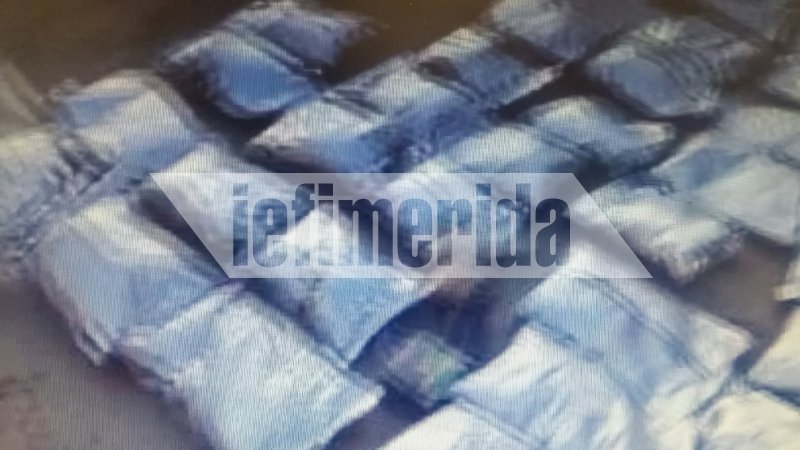 Η στιγμή που ένοπλοι του ΣΔΟΕ κάνουν ντου στο εργαστήριο με τα «ναρκωτικά των τζιχαντιστών» [εικόνες] | iefimerida.gr 1