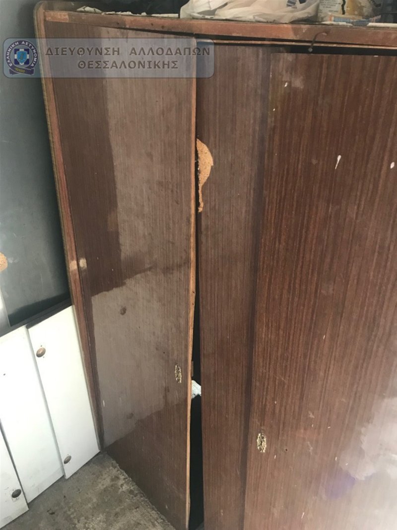 Κρατούσαν «φυλακισμένους» 16 μετανάστες σε ημιυπόγειο αποθήκης [εικόνες] | iefimerida.gr 2