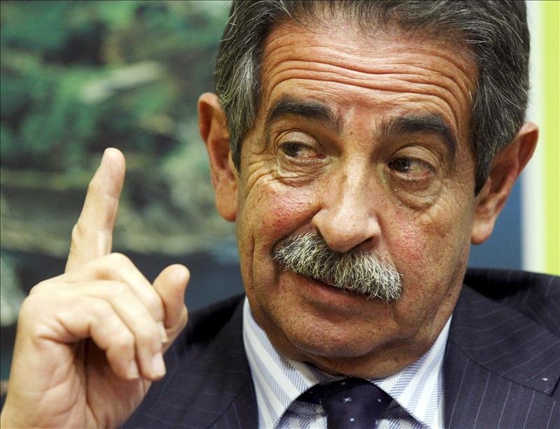 Πολιτικός έβλεπε γυμνά μέσα στο κοινοβούλιο [εικόνες] | iefimerida.gr 2