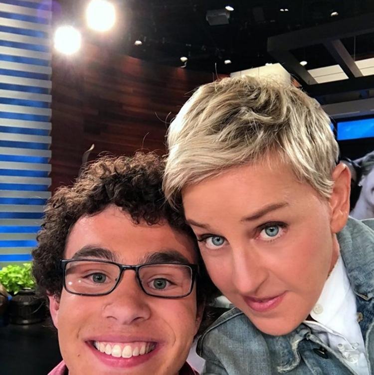 Απίστευτο: Το πιο δημοφιλές tweet στον κόσμο είναι ένα τηγανητό κοτόπουλο [εικόνες] | iefimerida.gr 3