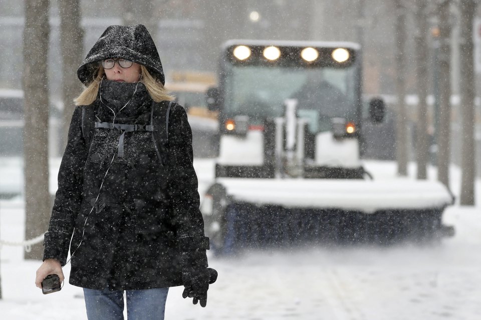ΗΠΑ: Σφοδρή χιονοθύελλα στη Νέα Υόρκη - Εκλεισαν σχολεία [εικόνες] | iefimerida.gr 1