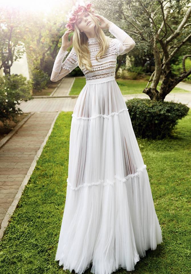 Το νυφικό με τα μακριά μανίκια Ελληνα σχεδιαστή στη λίστα με τα 15 εντυπωσιακότερα στον κόσμο [εικόνες] | iefimerida.gr 19