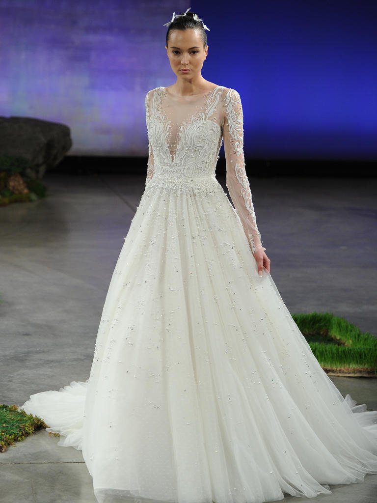 Το νυφικό με τα μακριά μανίκια Ελληνα σχεδιαστή στη λίστα με τα 15 εντυπωσιακότερα στον κόσμο [εικόνες] | iefimerida.gr 0