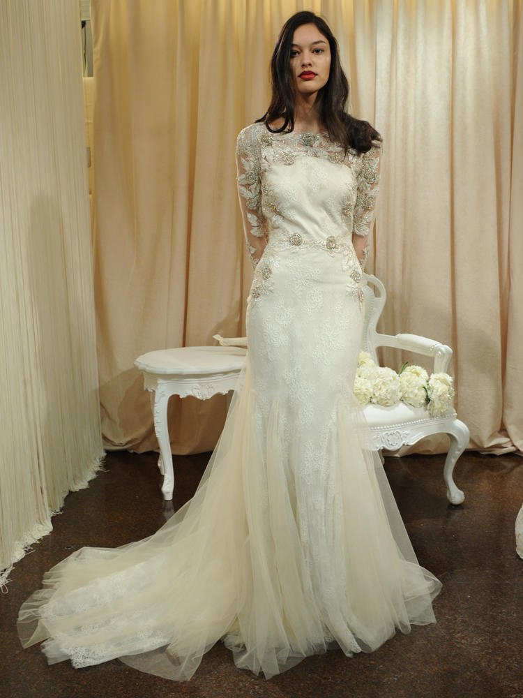 Το νυφικό με τα μακριά μανίκια Ελληνα σχεδιαστή στη λίστα με τα 15 εντυπωσιακότερα στον κόσμο [εικόνες] | iefimerida.gr 1