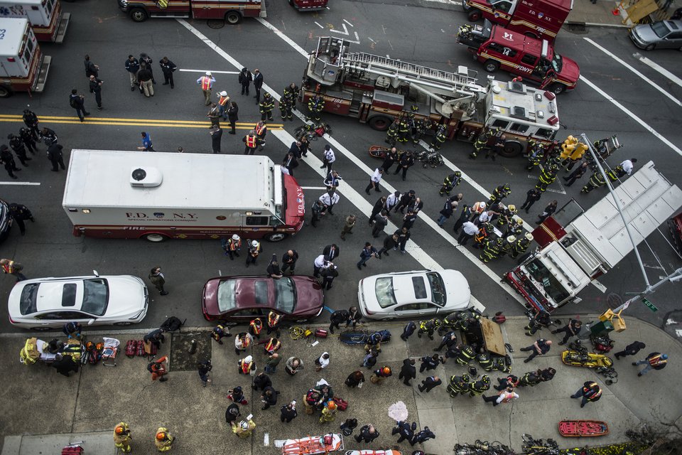Εκτροχιασμός συρμού του μετρό στη Νέα Υόρκη -Τουλάχιστον 19 τραυματίες [εικόνες] | iefimerida.gr 6