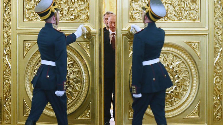 Ο Πούτιν «σαρώνει» με 74%: Οι ψηφοφόροι τον θέλουν για Πρόεδρο [εικόνες] | iefimerida.gr 0