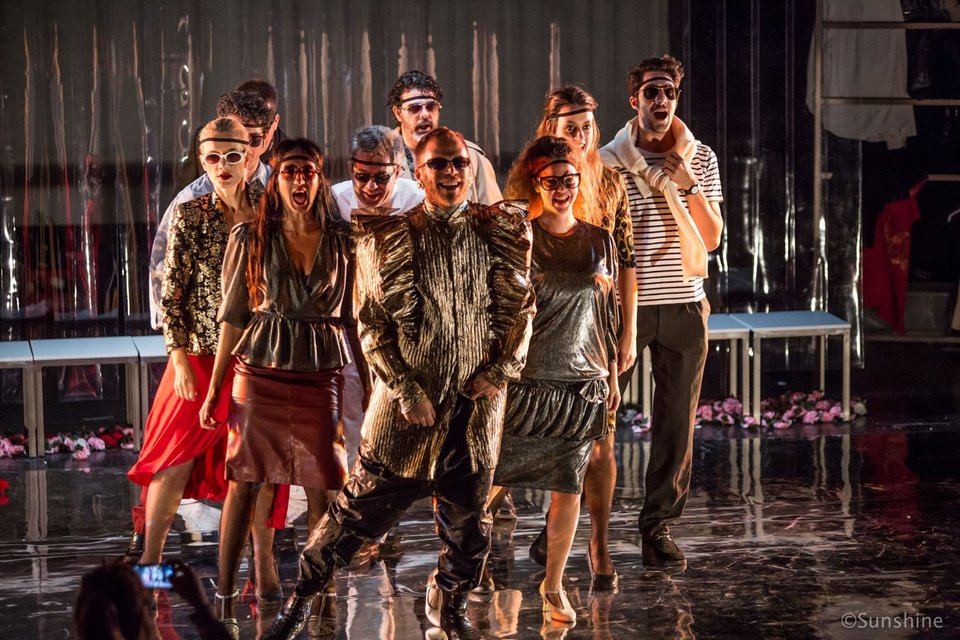 Ανοίγει το θέατρο «Δημήτρης Ροντήρης»: Πρεμιέρα με το έργο «Αυτή η νύχτα μένει» [εικόνες]  | iefimerida.gr 0