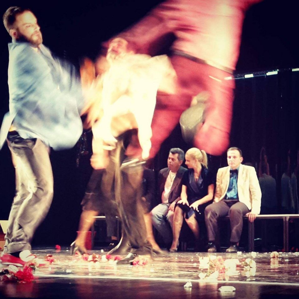 Ανοίγει το θέατρο «Δημήτρης Ροντήρης»: Πρεμιέρα με το έργο «Αυτή η νύχτα μένει» [εικόνες]  | iefimerida.gr 1