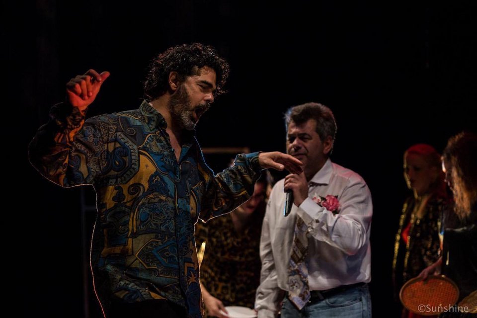 Ανοίγει το θέατρο «Δημήτρης Ροντήρης»: Πρεμιέρα με το έργο «Αυτή η νύχτα μένει» [εικόνες]  | iefimerida.gr 2