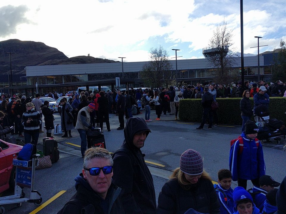 Μερική εκκένωση αεροδρομίου στη Ν. Ζηλανδία -Βρέθηκε μήνυμα για βόμβα σε αεροσκάφος [εικόνες] | iefimerida.gr 0