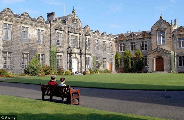 Για πρώτη φορά μια γυναίκα αναλαμβάνει επικεφαλής του Πανεπιστημίου της Οξφόρδης [εικόνες]  | iefimerida.gr 2