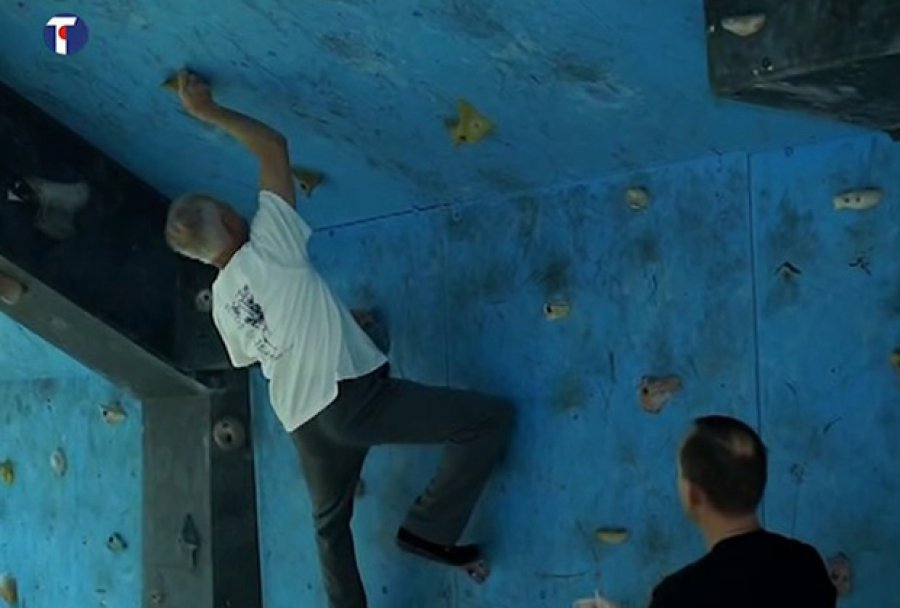 Ενας 87χρονος σκαρφαλώνει σε βράχο 14 μέτρων σε 40 δευτερόλεπτα [εικόνες & βίντεο] | iefimerida.gr 0