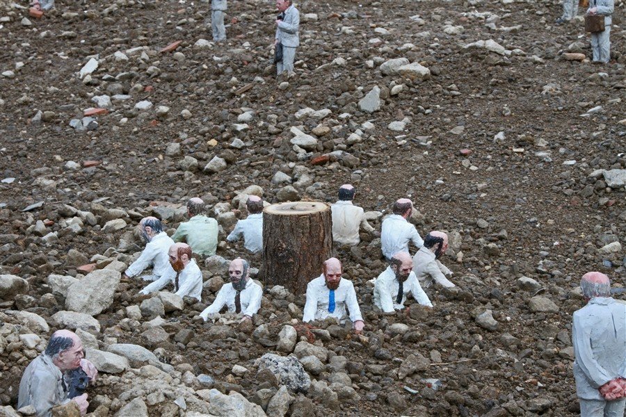 Το τέλος του καπιταλισμού στην τέχνη -Τι θα απογίνουν οι άνδρες με τα κοστούμια και τους μαύρους χαρτοφύλακες [εικόνες] | iefimerida.gr 5