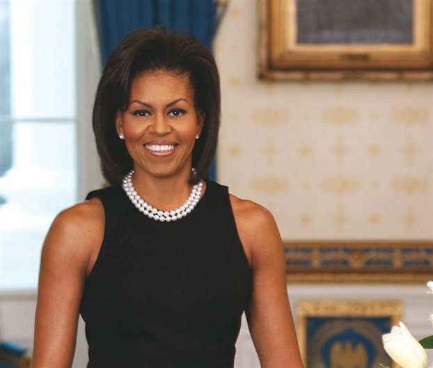 Οταν η πρώτη κυρία των ΗΠΑ έκανε ακροβατικά με κίτρινο μαγιό [εικόνες] | iefimerida.gr 2