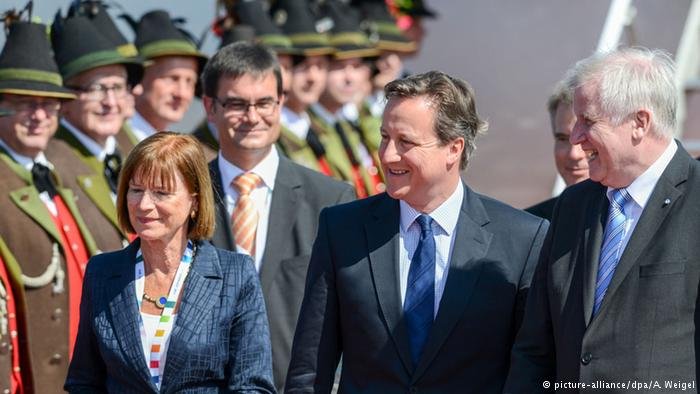 G7: Οι μπύρες και η περίεργη στολή που ξέχασε ο Ομπάμα και θέλει να αγοράσει στη Βαυαρία [εικόνες]  | iefimerida.gr 6