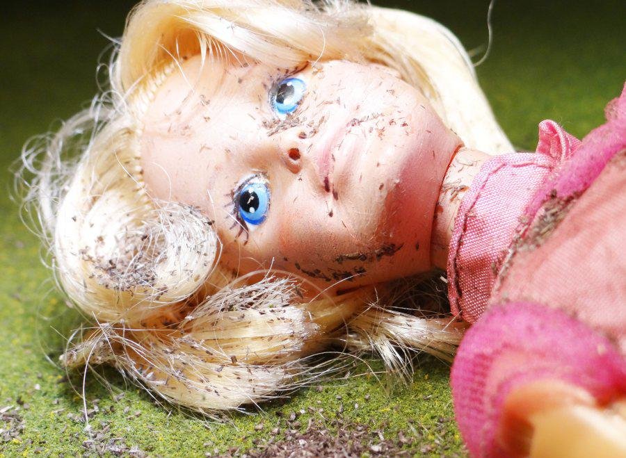 Η Barbie έπεσε θύμα ενδοοικογενειακής βίας -Ούτε εκείνη δεν ζει την τέλεια ζωή [εικόνες] | iefimerida.gr 0