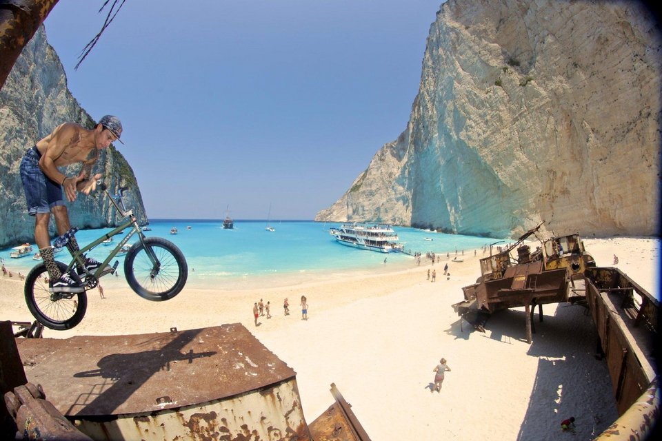 Survivor 2, οι δύο νέοι Μαχητές: Η πρασινομάτα και ο BMX rider που θα ταράξουν τα νερά [εικόνες] | iefimerida.gr 13