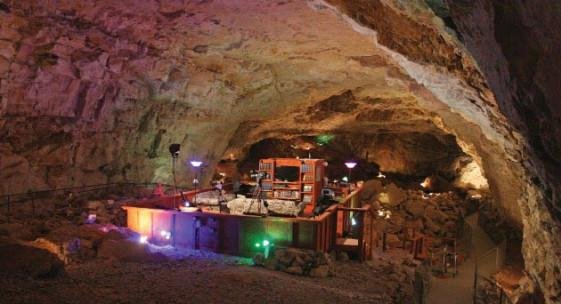 Τα πιο τρελά ξενοδοχεία στον κόσμο – Κοιμηθείτε σε κελιά, φέρετρα, σπηλιές και αγκαλιά με καμηλοπαρδάλεις [εικόνες] | iefimerida.gr 2