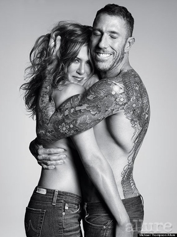 H Τζένιφερ Ανιστον φωτογραφίζεται τόπλες [εικόνες] | iefimerida.gr 0