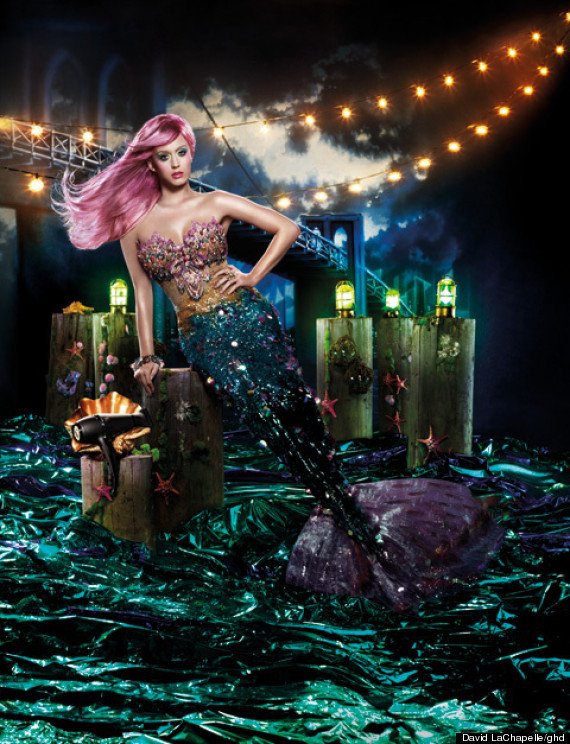 H Κέιτι Πέρι- γοργόνα διαφημίζει... πιστολάκι [εικόνα]  | iefimerida.gr 0