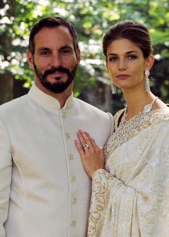 H 25χρονη σωσίας της Σίντι Κρόφορντ που παντρεύτηκε τον πρίγκιπα των 800 εκ. δολαρίων [εικόνες]  | iefimerida.gr 0