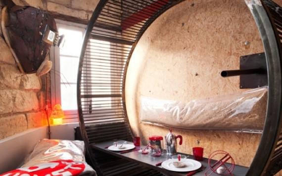 Τα πιο τρελά ξενοδοχεία στον κόσμο – Κοιμηθείτε σε κελιά, φέρετρα, σπηλιές και αγκαλιά με καμηλοπαρδάλεις [εικόνες] | iefimerida.gr 0