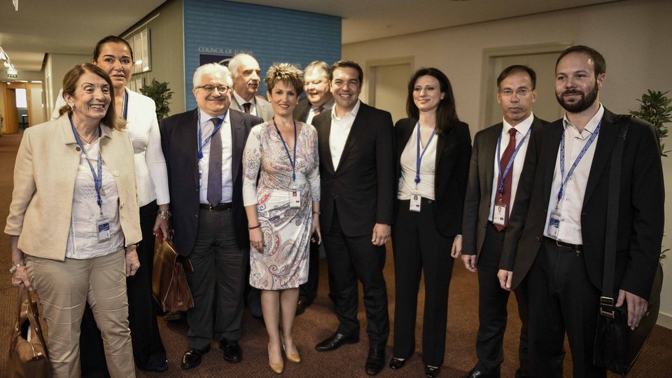 Απίστευτο: Ο Τσίπρας μετέφερε με το πρωθυπουργικό Embraer Ντόρα, Βενιζέλο, Μεϊμαράκη [εικόνα] | iefimerida.gr 0