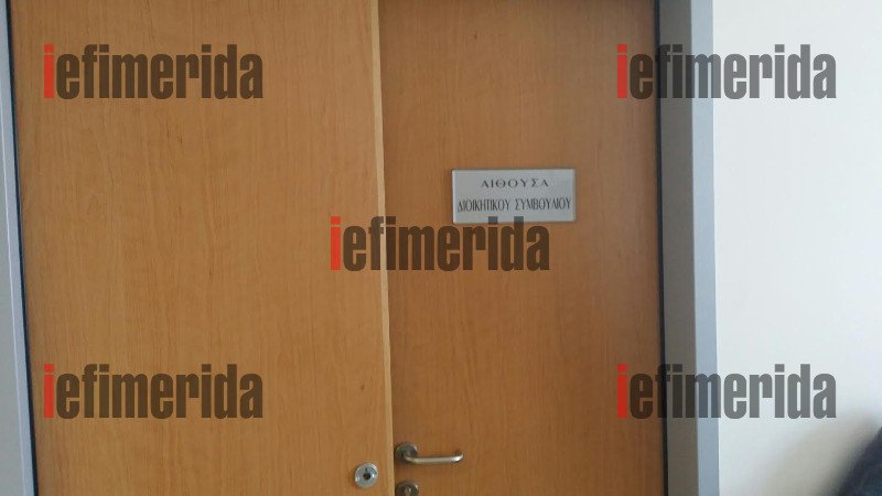 Πρώην συμβασιούχοι του ΟΑΕΕ κάνουν κατάληψη στο γραφείο του διοικητή [εικόνες] | iefimerida.gr 6