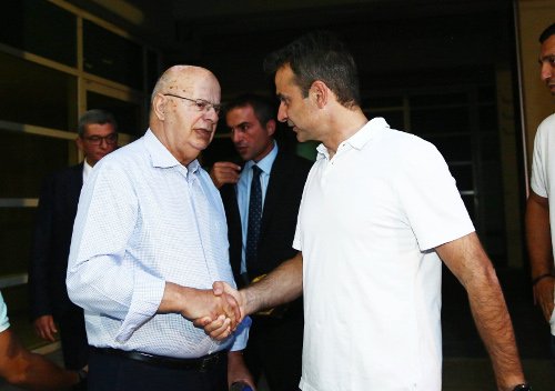 Ο Μητσοτάκης στην προπόνηση της Εθνικής Μπάσκετ: Η χειραψία με Αντετοκούνμπο, οι βολές κόντρα στον Μπουρούση [εικόνες] | iefimerida.gr 7