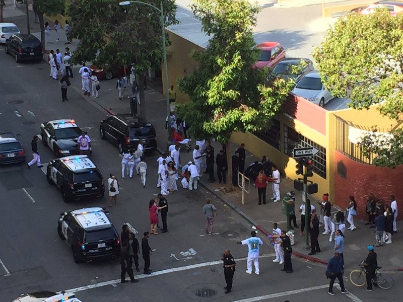 Νέο σοκ στις ΗΠΑ: Δύο ένοπλοι γάζωσαν περαστικούς στο Οκλαντ - Σκότωσαν 16χρονη [εικόνες & βίντεο] | iefimerida.gr 1