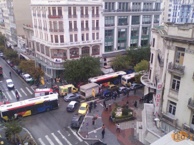 Θεσσαλονίκη: Επιβάτης έπαθε ανακοπή στο λεωφορείο -Αποκλείστηκε το κέντρο [εικόνες] | iefimerida.gr 0