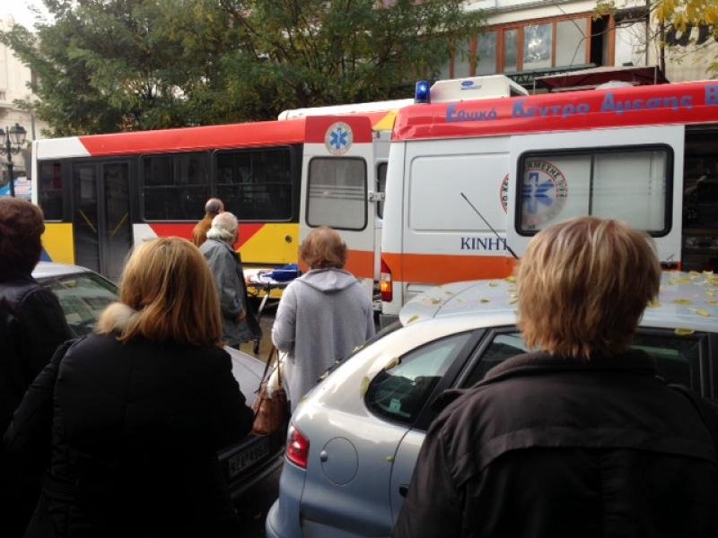 Θεσσαλονίκη: Επιβάτης έπαθε ανακοπή στο λεωφορείο -Αποκλείστηκε το κέντρο [εικόνες] | iefimerida.gr 2