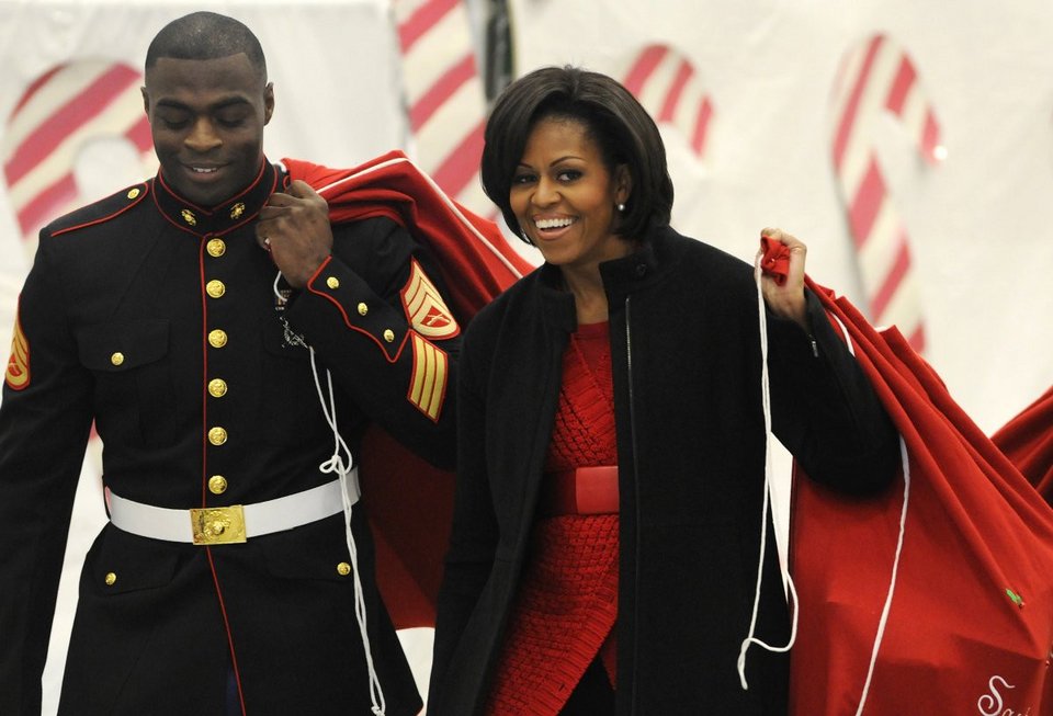 Οι 52 φωτογραφίες που αποδεικνύουν ότι η Μισέλ Ομπάμα είναι η πιο κουλ Πρώτη Κυρία [εικόνες] | iefimerida.gr 14